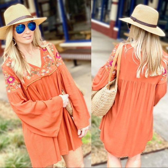 Infinity Raine Dresses & Skirts - FLIRTY FLORAL BELL SLEEVE DRESS-RUST